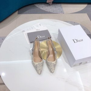 代购品质 Dior/迪奥 2020 J'ADior 粉色与本色刺绣 TDJ 系列跟鞋 3D精密刺绣 全新灰系J'adior 蝴蝶结配上 水墨百兽刺绣图纹 别具一格 内里：纯绵羊皮 鞋跟：真皮包跟 鞋底：意大利A级牛皮底 跟高：6.5cm Size：34-4