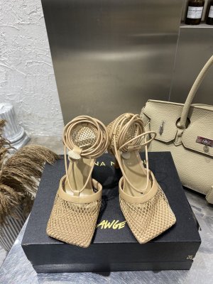 Bottega Veneta 21春夏新款网纱高跟鞋 鞋面 包跟 中底 包嘴都彩用原版定制进口皮 ,内里和踮脚的面料是进口羊皮 大底超贴心 码数35-40