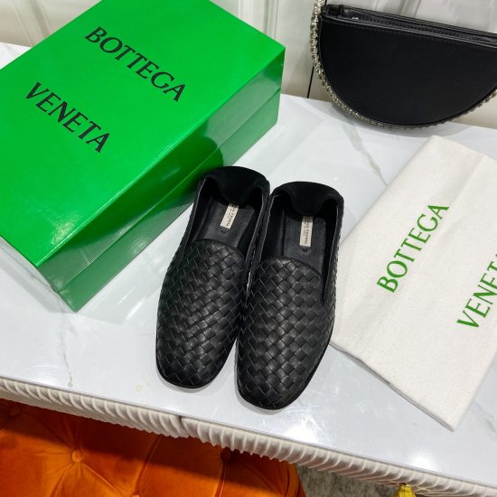 Bottega Veneta 标志性intrecciato编织羊京材质 圆头设计 全手工编织鞋面 羊皮垫脚 意大利真皮大底 Wowen Size：35-39 Man size：39-44 - Click Image to Close