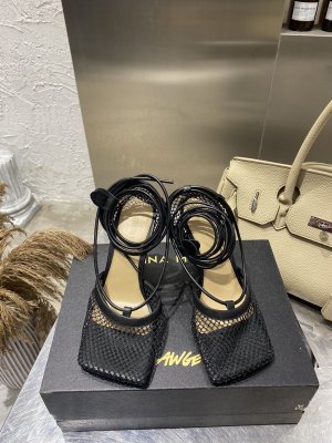 Bottega Veneta 21春夏新款网纱高跟鞋 鞋面 包跟 中底 包嘴都彩用原版定制进口皮 ,内里和踮脚的面料是进口羊皮 大底超贴心 码数35-40