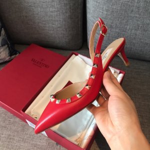 Valentino Garavani Rockstud 5.0进口牛漆皮尖头后空拖 - 真空电镀铆钉 - 进口牛漆皮/水染羊皮内里 - 意大利真皮大底 - 跟高 5cm - 尺码 35-39 - 黑色/裸色/奶白/雾霾蓝