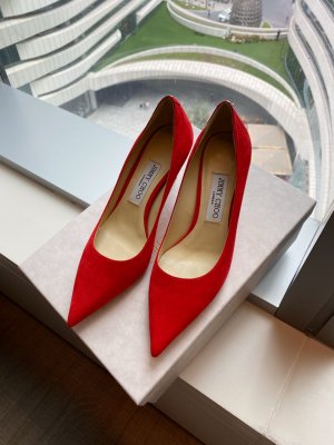 Jimmy Choo JimmyChoo 跟高8.5cm 尖头、浅口、羊京鞋面 鞋面：进口羊鲸 内里：进口全粒面水晶羊皮 大底：真皮大底 跟高： 平底1.0cm 中跟6.5cm 高跟8.5cm SIZE ：35-40