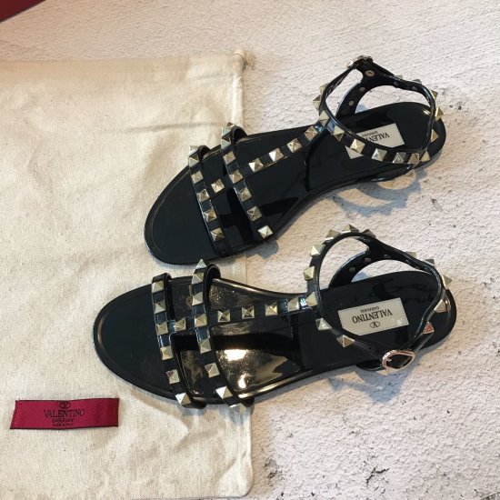 Valentino Rockstud 新款果冻鞋黑色 真空电镀铆钉 进口橡胶 size 35-40 - Click Image to Close