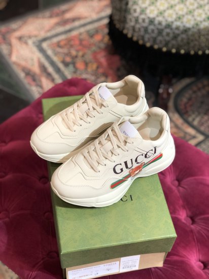 Gucci 经典老爹鞋系列，KAI联名小熊印花款，专柜已经将鞋底、楦头、纸格全部做了升级，也就是说现在专柜的很多细节及形状都和之前的有所不同，我们全部按照最新的版本进行升级。大底，铝模TPR抽真空工艺，解决了之前大底毛边问题；模具直接上色，解决了之前大底起 - Click Image to Close