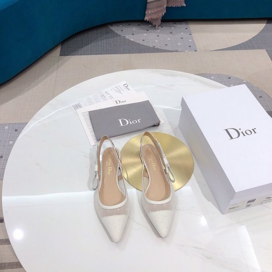 代购品质 Dior/迪奥 2020 平底 白色波点莱茵石跟鞋 鞋面：采用白色小花薄洋纱和皮革精制而成 内里：纯绵羊皮 鞋跟：水纹织布包跟 鞋底：意大利A级牛皮底 Size：34-41 跟高：平底 2.5cm - Click Image to Close