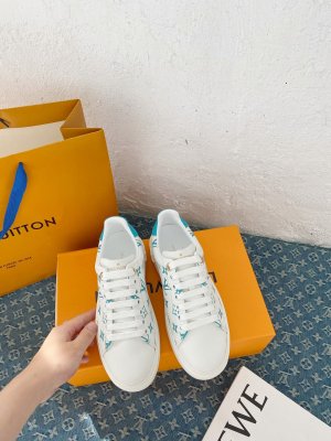 LV frontrow sneaker 小牛皮做内里，而且只选取背部的皮，因为背部纹路细，做成的内里效果更好，久穿不皱裂，原版橡胶底 码数：35～40