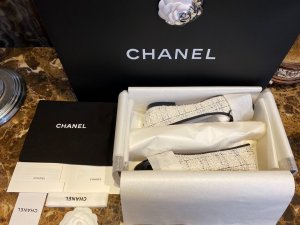 Chanel 白布芭蕾舞鞋 34-41