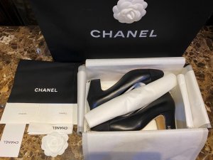 Chanel 粗跟单鞋-黑色羊皮款 Size 35-41