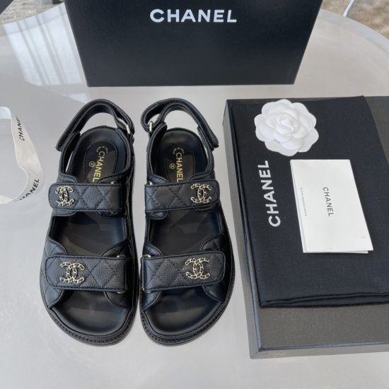 Chanel 经典魔术贴凉鞋2021新色代购级别 材质与工艺： 原版羊皮/特殊工艺软呢布面料 定然哑光质地羊皮内里 开模双C饰扣 意大利产真皮大底 Size：35-40 - Click Image to Close