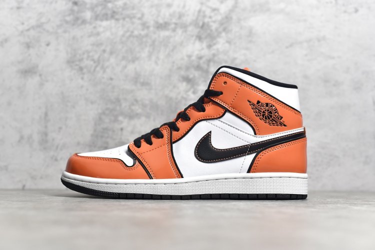 【情侣款】 市面唯一纯原级别 Air Jordan 1 MiD 二次元 小扣碎 尺码 35.5 36 36.5 37.5 38 38.5 39 40 40.5 41 42 42.5 43 44 44.5 45 46 - Click Image to Close