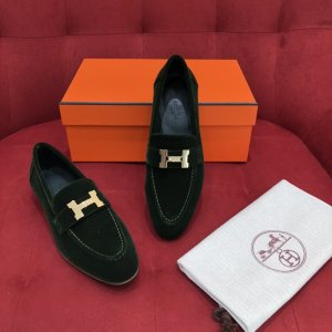 Hermes 【绿绒】 经典乐福鞋 进口原厂丝绒面料羊皮内里_意大利A级的真皮大底拼接环保耐磨防滑橡胶底_无疑是最帅气的马家乐福鞋_总的来说就是经典永流传，穿到60岁都不腻的时尚常青树～ 35-40码