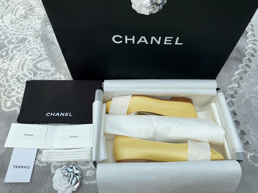 Chanel 水洗胎牛皮 幻彩珠光黄 34-41