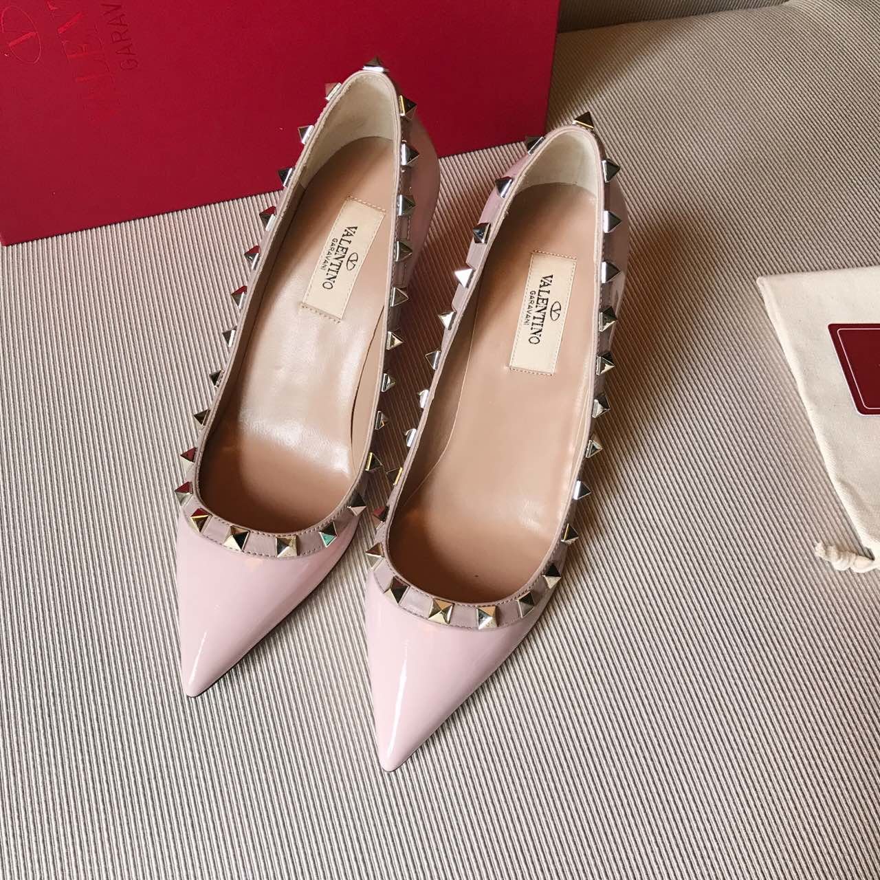 Valentino ROCKSTUD铆钉系列 意大利进口牛漆皮，粒面透染羊皮内里、垫脚！真空电镀方钉 意大利原版真皮大底！ size：35-40 heel height：8.5cm/10.0cm