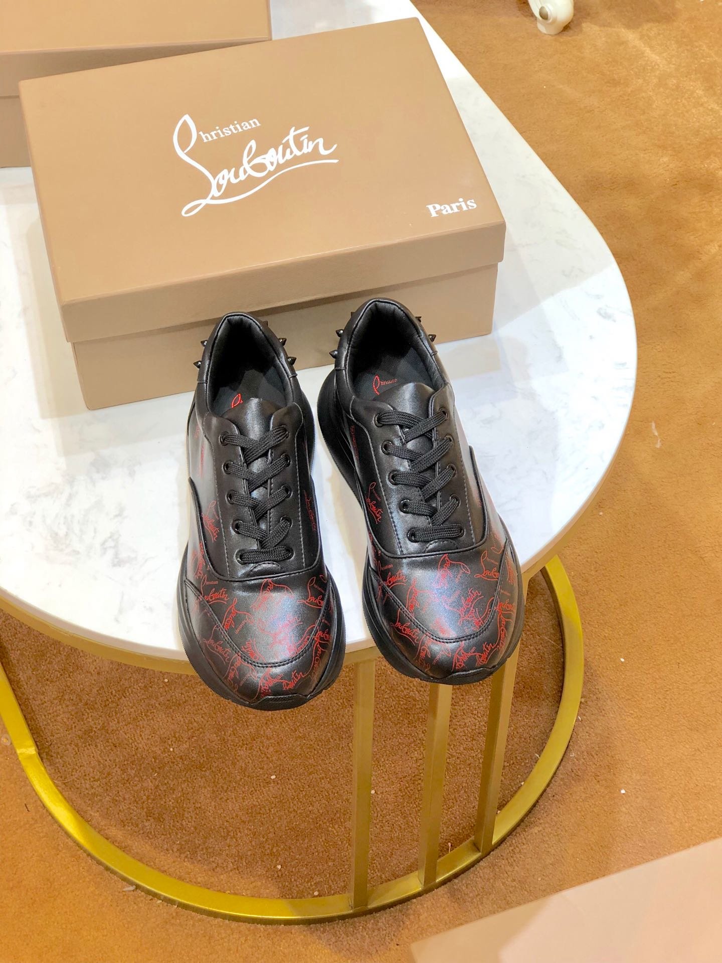 Christian Louboutin CL红底鞋 2020最新情侣款 代购级别 鞋面采用进口头层牛皮全牛皮里牛皮注塑垫脚 采用超级防滑耐磨tpu+抽真空大底 上脚舒服到爆 女35-41 男39-44 女41 男45 46 订做不退不换