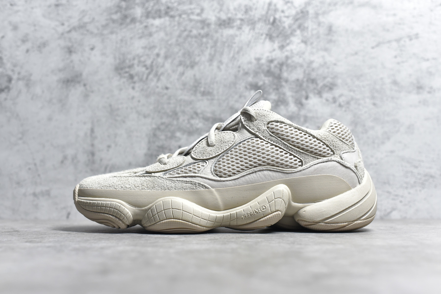 Yeezy Desert Rat 500 “BLUSH” 原厂原材组装工艺 发售即可充正混卖 #全网唯一内置adidas PRENE+减震科技 #全网唯一原厂原材进口组装处理 #全网唯一原底面版本权威YEEZY 尺码: 36 36.5 37 38 38.5