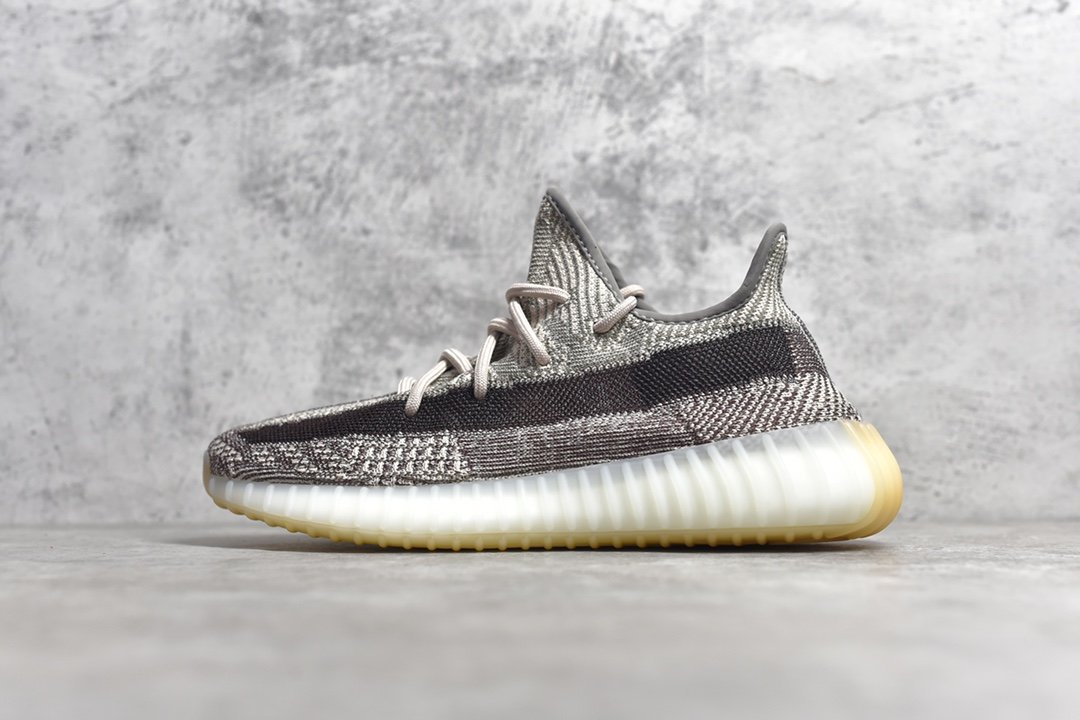 Yeezy 350v2“Zyon”芝麻 纯德国进口巴斯夫爆米花，购买阿迪公司正品资料研发，原代工厂生产，进口公司材料产出，与Real相似度99.9%，市面独家发售 码数 : 36 36.5 37 38 38.5 39 40 40.5 41 42 42.5