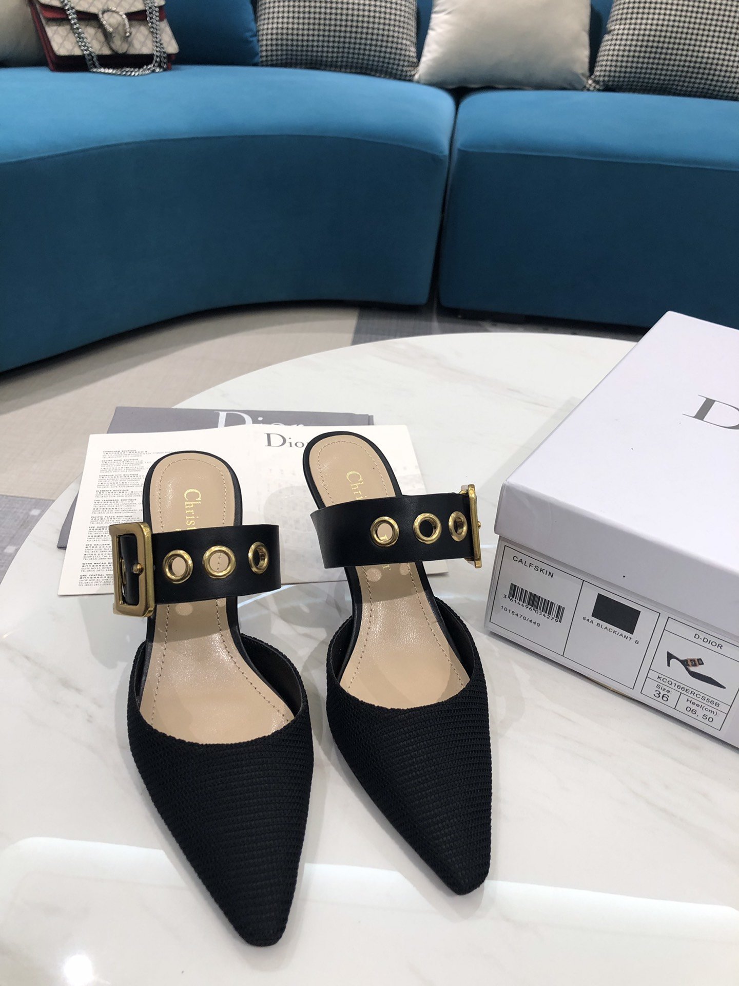 Dior 尖头高跟扣子款 面料：原版机织罗纹布 内里：原版羊皮 大底：意大利真皮底 码数：34-40