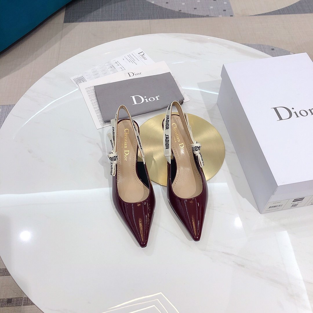 Dior 2020酒红色漆皮6.5cm 面料：原版进口上等漆皮 内里：原版羊皮 大底：意大利真皮底 跟高：6.5cm 码数：34-40