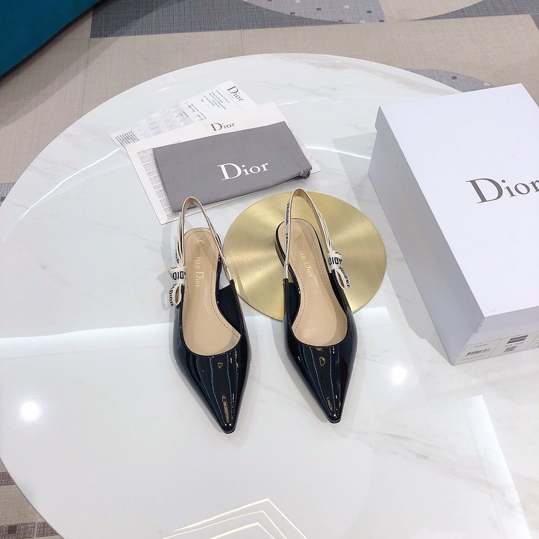 Dior 2020黑色漆皮6.5cm 面料：原版进口上等漆皮 内里：原版羊皮 大底：意大利真皮底 跟高：6.5cm 码数：34-40