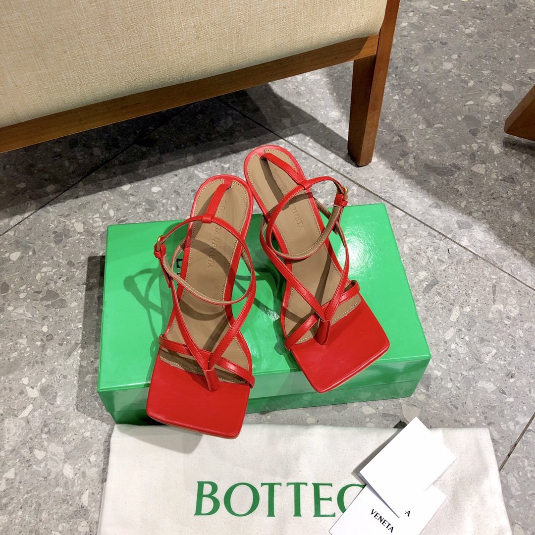 Bottega Veneta 21春夏新款细带高跟鞋 码数35-40