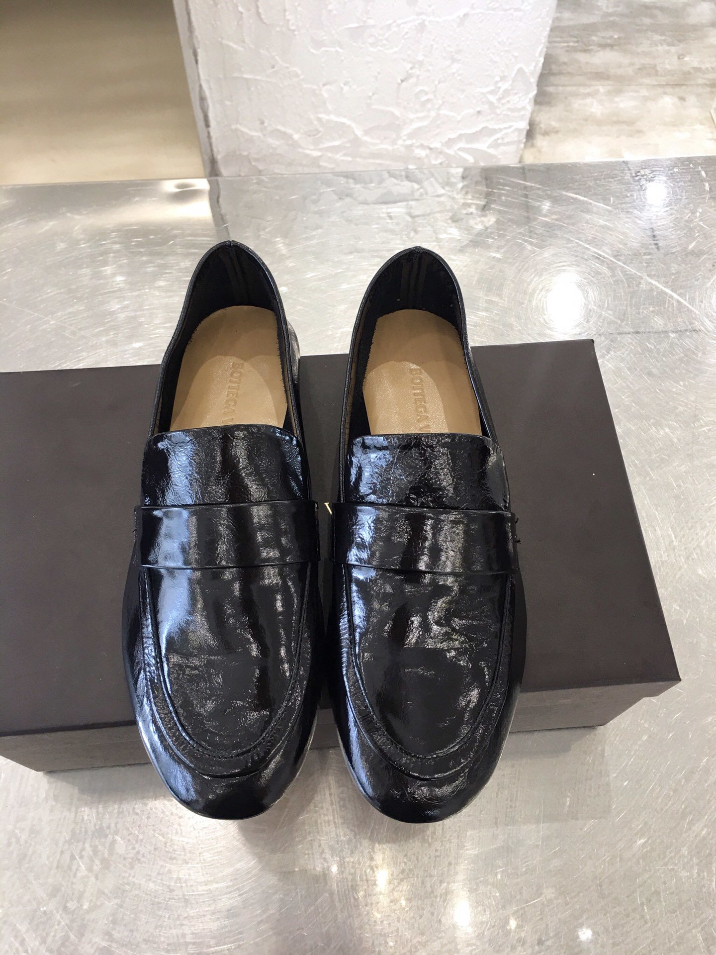 Bottega Veneta 原版皮 专门定制的进口蜡感牛皮胚 单层内里全小羊皮垫脚 大底:意大利皮底 码数：35-40