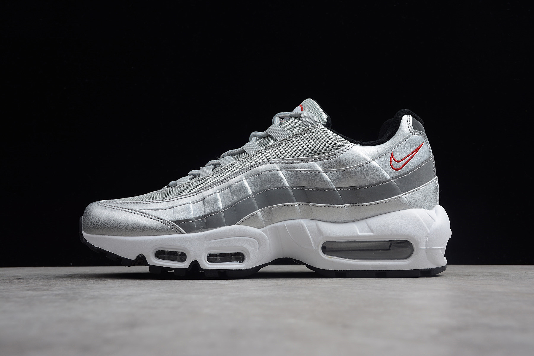 【情侣款】纯原版本--Nike Air Max 95 液态银 ！ 尺码 : 36 36.5 37.5 38 38.5 39 40 40.5 41 42 42.5 43 44 44.5 45