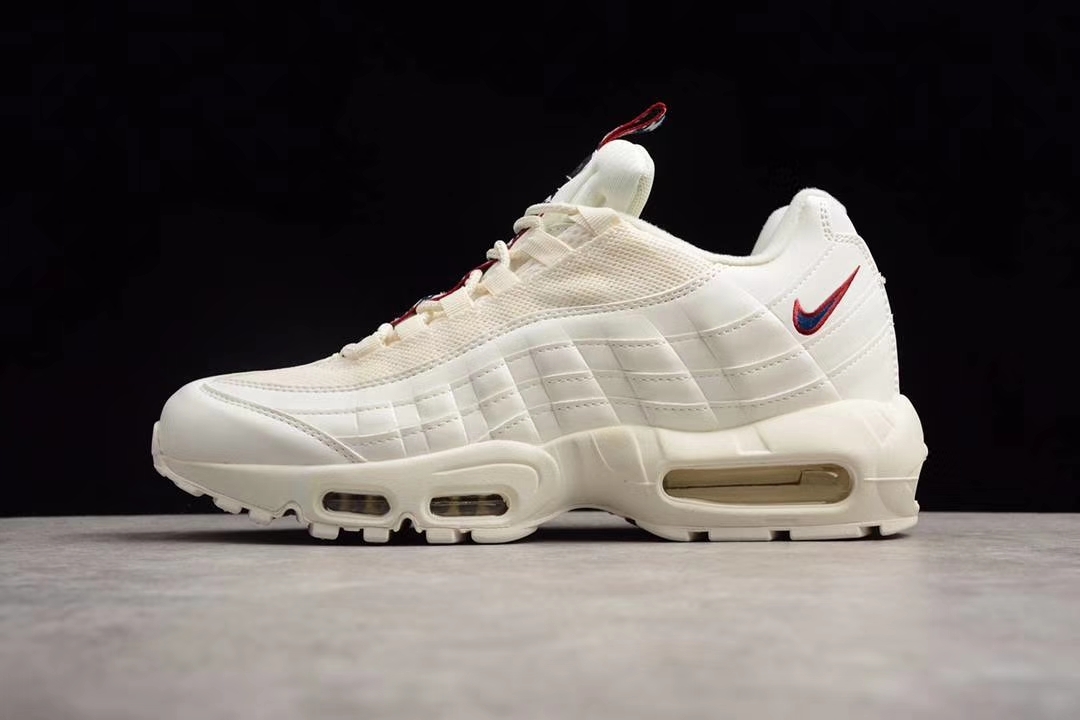 【情侣款】纯原版本--Nike Air Max 95 米色 ！ 尺码 : 36 36.5 37.5 38 38.5 39 40 40.5 41 42 42.5 43 44 44.5 45