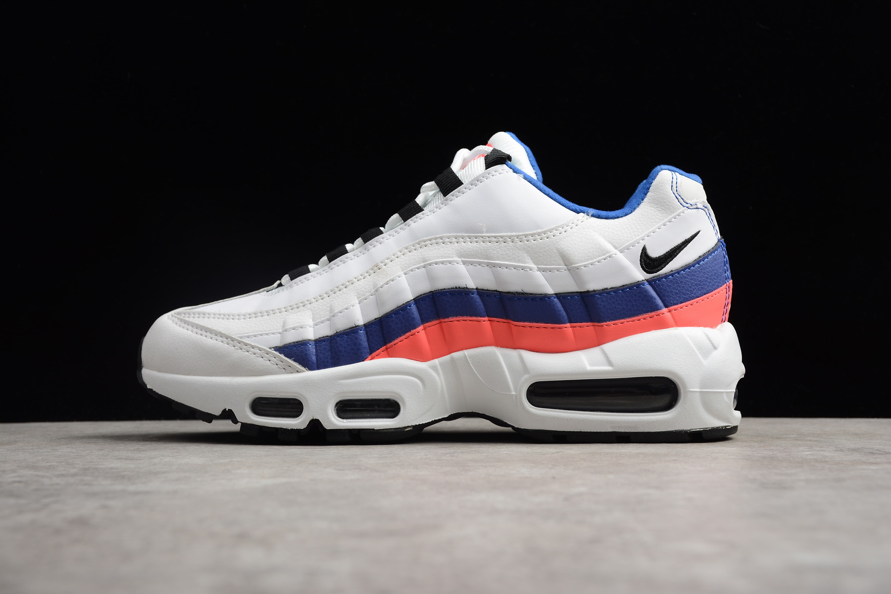 【情侣款】纯原版本--Nike Air Max 95 白蓝红 ！ 尺码 : 36 36.5 37.5 38 38.5 39 40 40.5 41 42 42.5 43 44 44.5 45