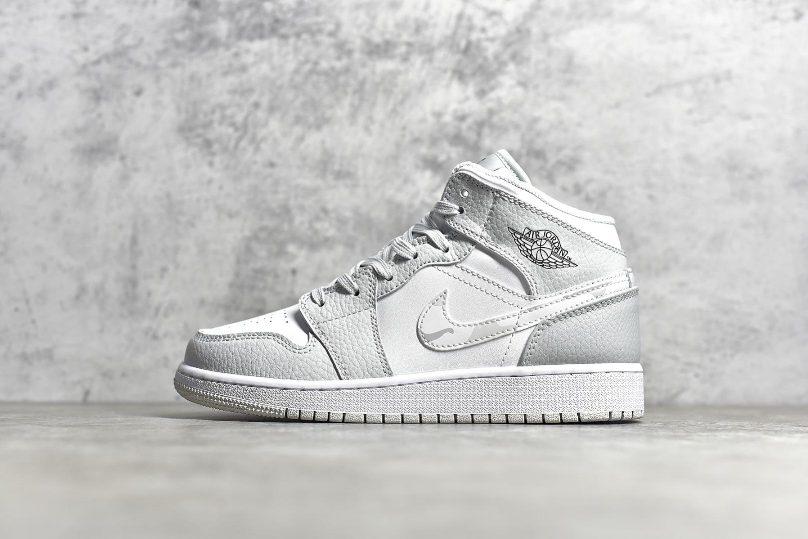 【女款】 市面唯一纯原级别 Air Jordan 1 MiD 白灰 迷彩 尺码 35.5 36 36.5 37.5 38 38.5 39