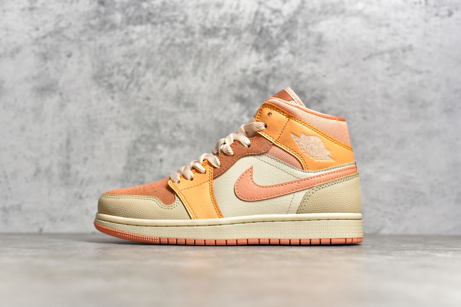 【女款】 市面唯一纯原级别 Air Jordan 1 MiD 杏橙 尺码 35.5 36 36.5 37.5 38 38.5 39