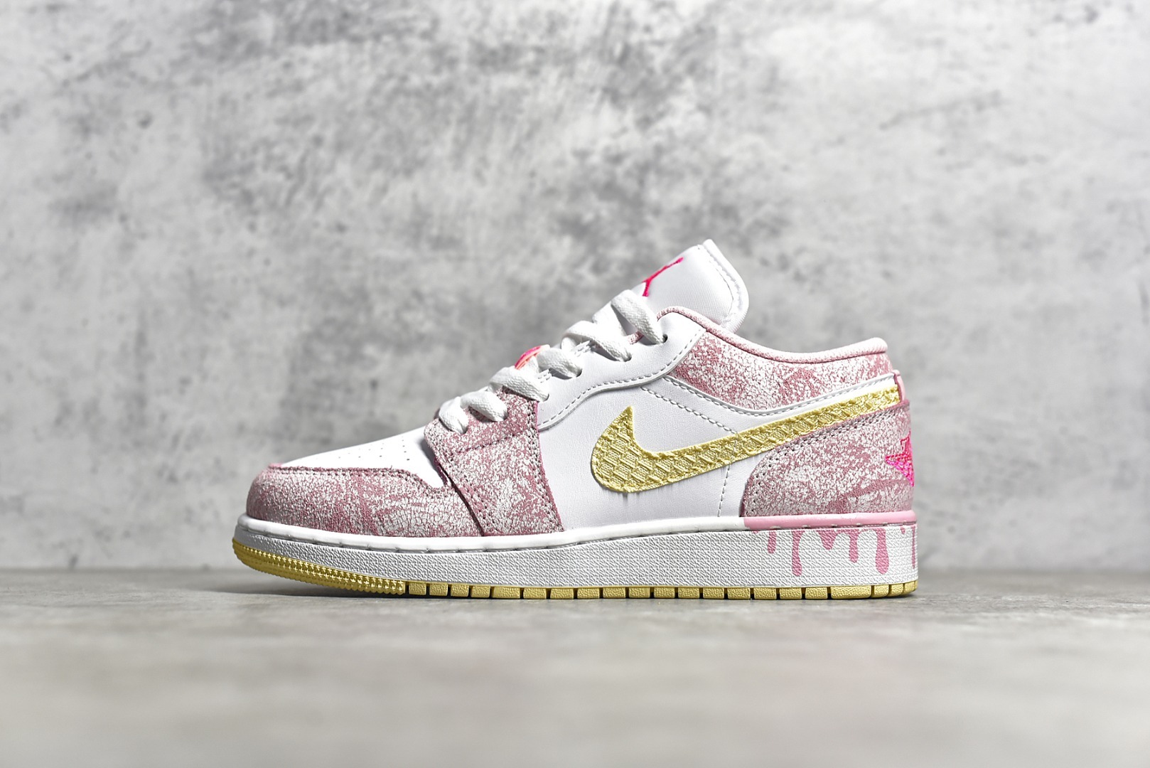 【女款】 市面唯一纯原级别 Air Jordan 1 低帮 粉冰淇淋 尺码35.5 36 36.5 37.5 38 38.5 39 40