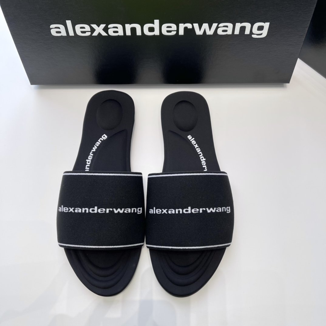 Alexander Wang 新品Kyra针织运动风平底拖 材质与工艺： 定制徽标弹力针织鞋面 原版带衬垫弧度垫脚 意大利产真皮大底 Size：35-40